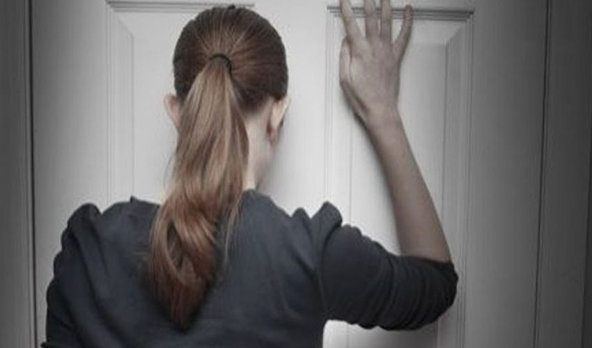 Inwoner van Reuver wacht voor de deur op onze spoedmonteur Inwoner van Reuver wacht voor de deur op onze spoedmonteur